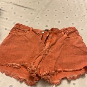 Size 8 coral Abercrombie shorts. High waisted.